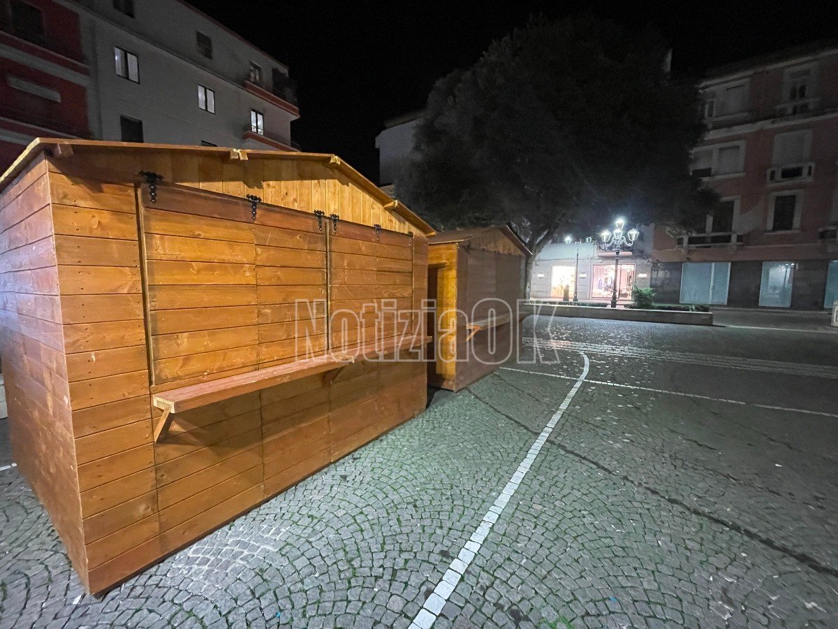 Mercatini di Natale a Crotone: il centro si trasforma in un villaggio festivo - 