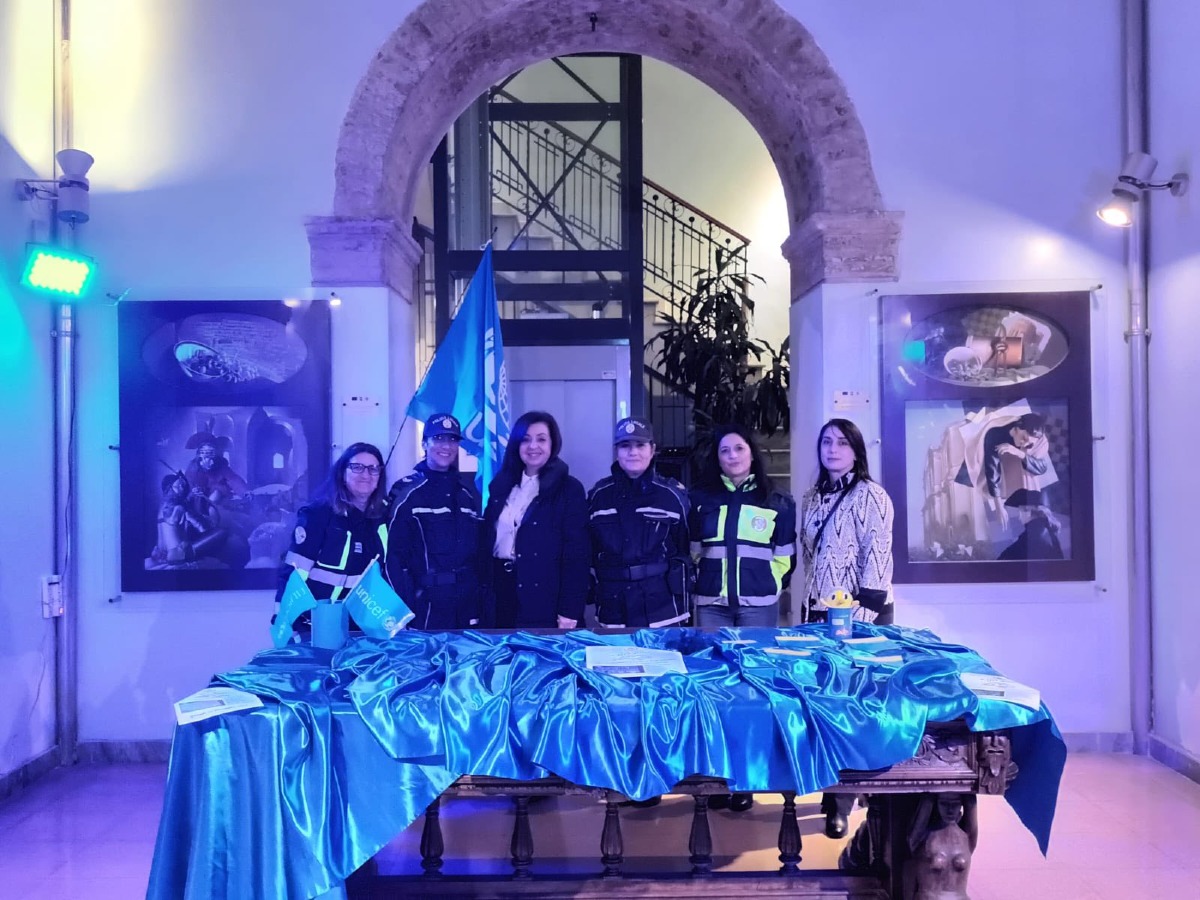 Borgia aderisce alla Giornata "Go Blue" per i diritti dell'infanzia e dell'adolescenza - 