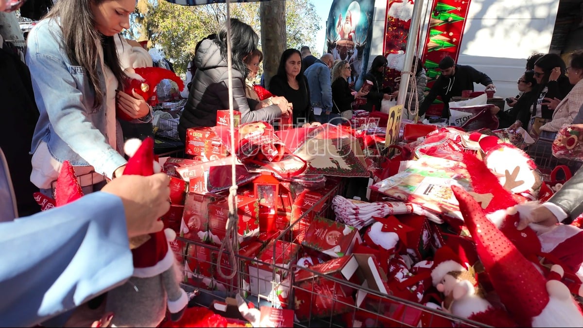 Crotone - Viale Regina Margherita si veste di festa con la prima Fiera di Natale - 