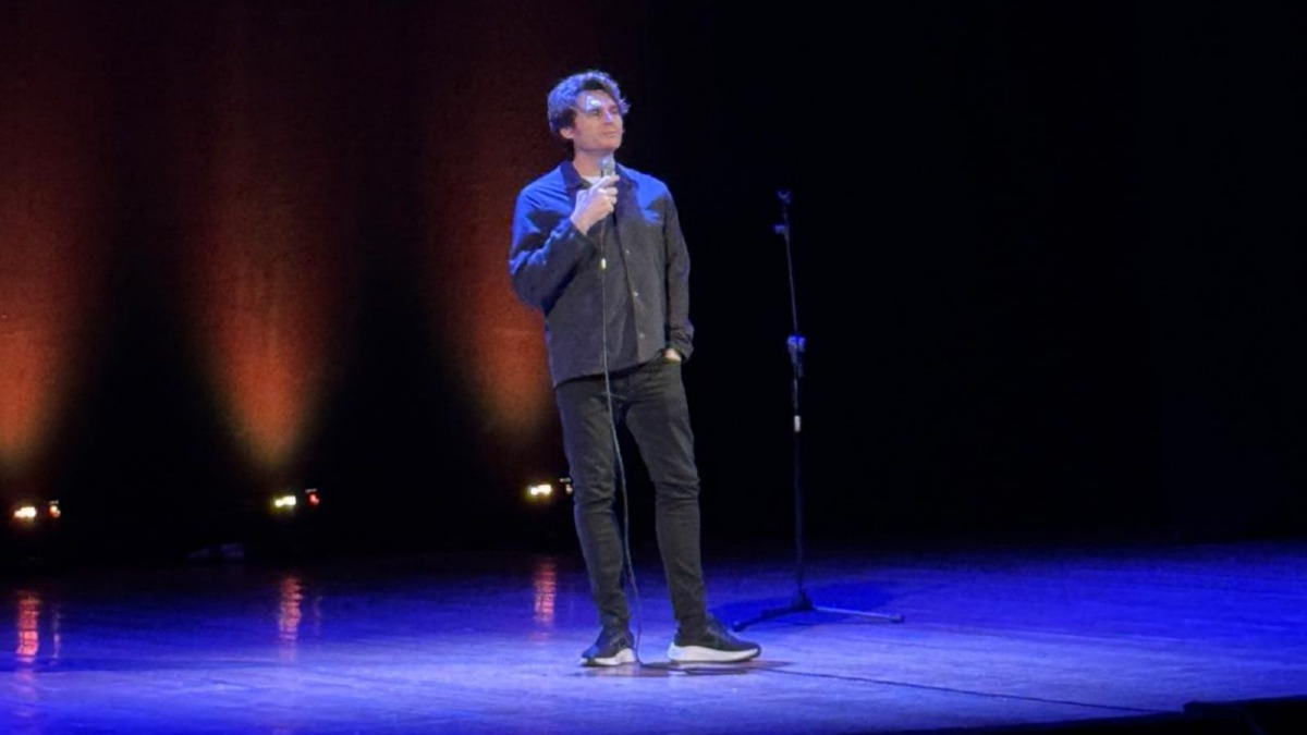 Sold out per “Ho tre belle notizie” di Angelo Duro a Lamezia Terme - 