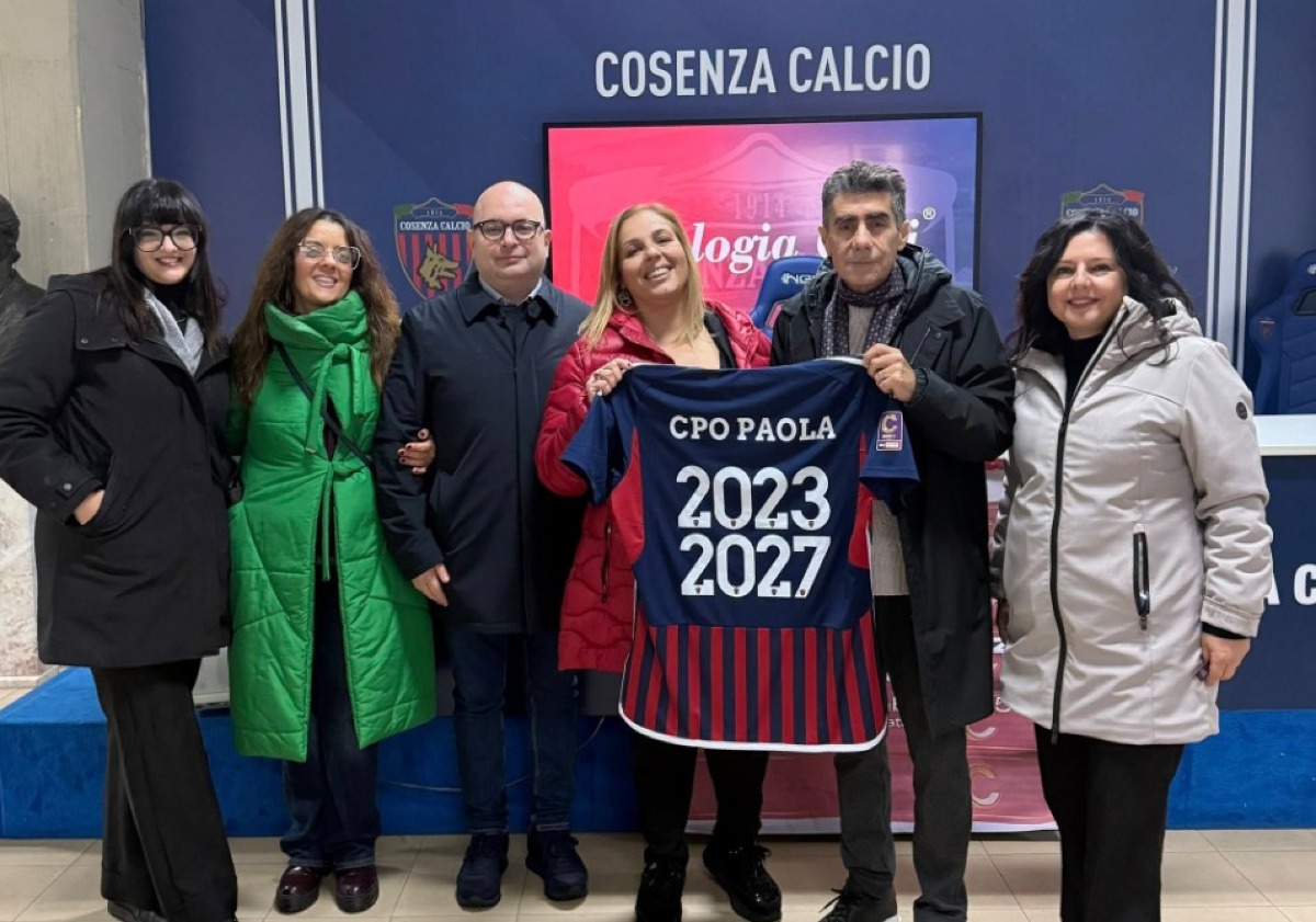 Il Cosenza Calcio premia il Comitato per le Pari Opportunità dell'Ordine degli Avvocati di Paola - 