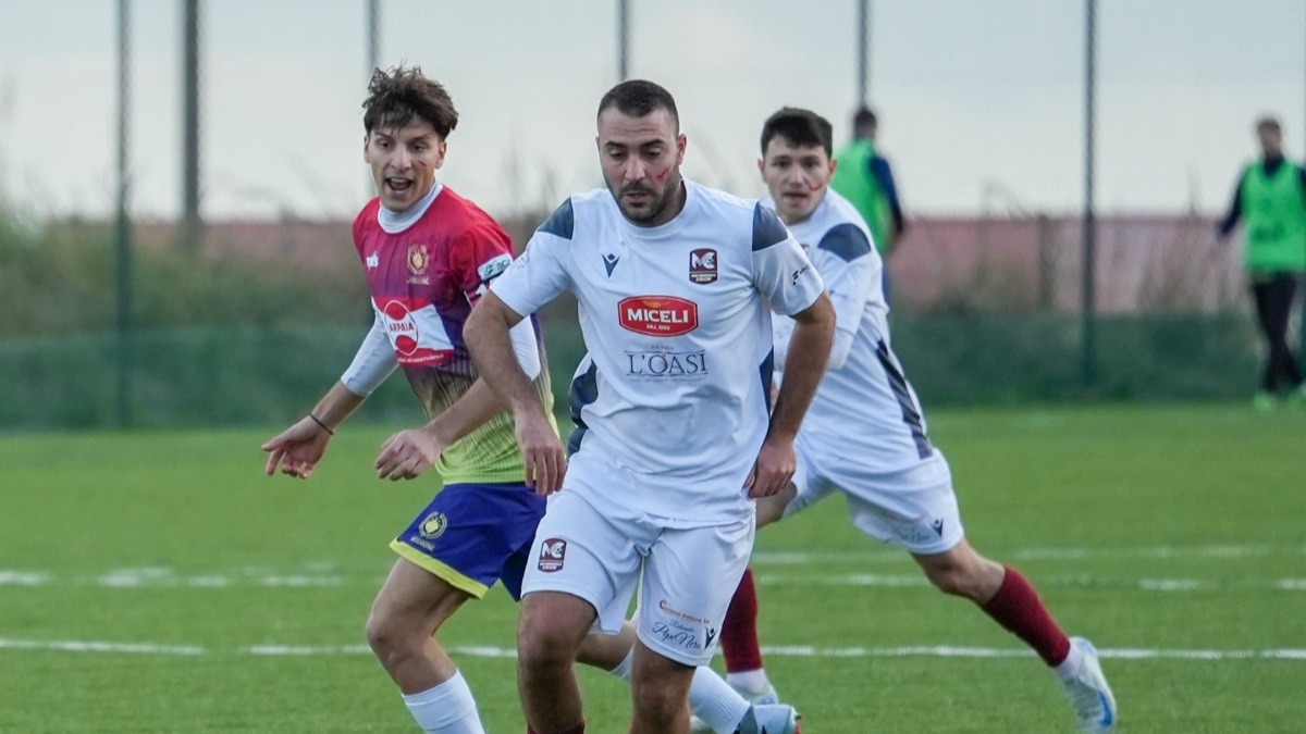 Promozione: cambio della guardia in vetta e giornata difficile per le crotonesi - 