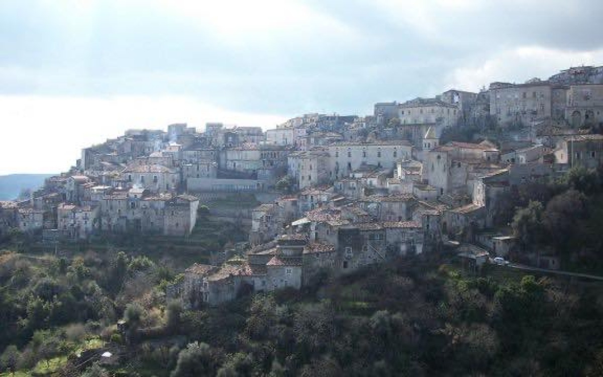 Saracena, un protocollo d'intesa per rilanciare cultura, ricerca e rigenerazione del borgo - 
