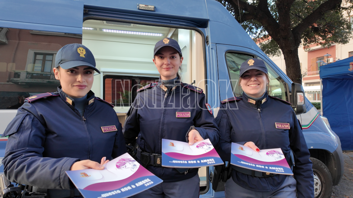 (VIDEO) “Dopo il 4 giugno impennata di denunce”: il Questore di Crotone in piazza con la campagna “Questo non è amore” - 
