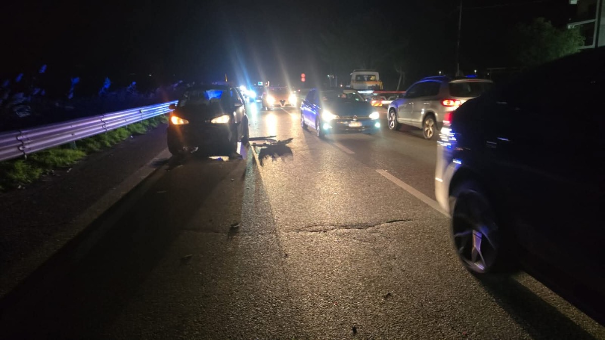 Incidente stradale: registrati rallentamenti, non ci sono vittime né feriti gravi - 