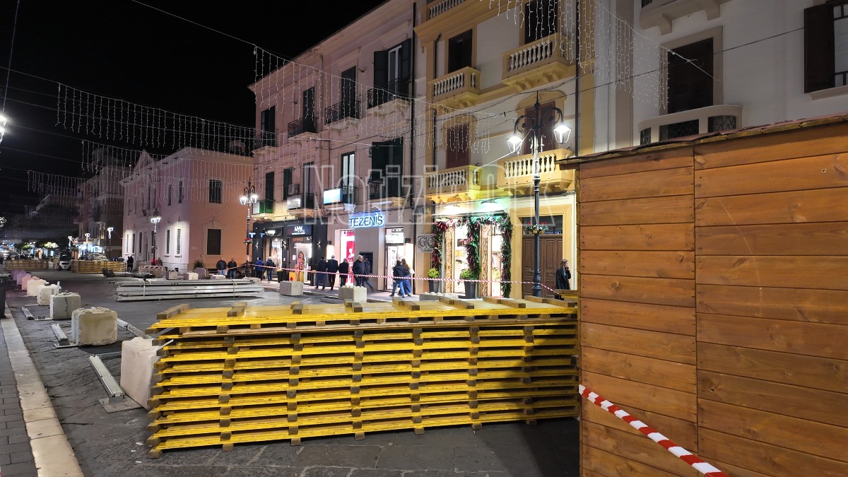 A Crotone arriva la tensostruttura trasparente: al via il “Natale al Centro” - 