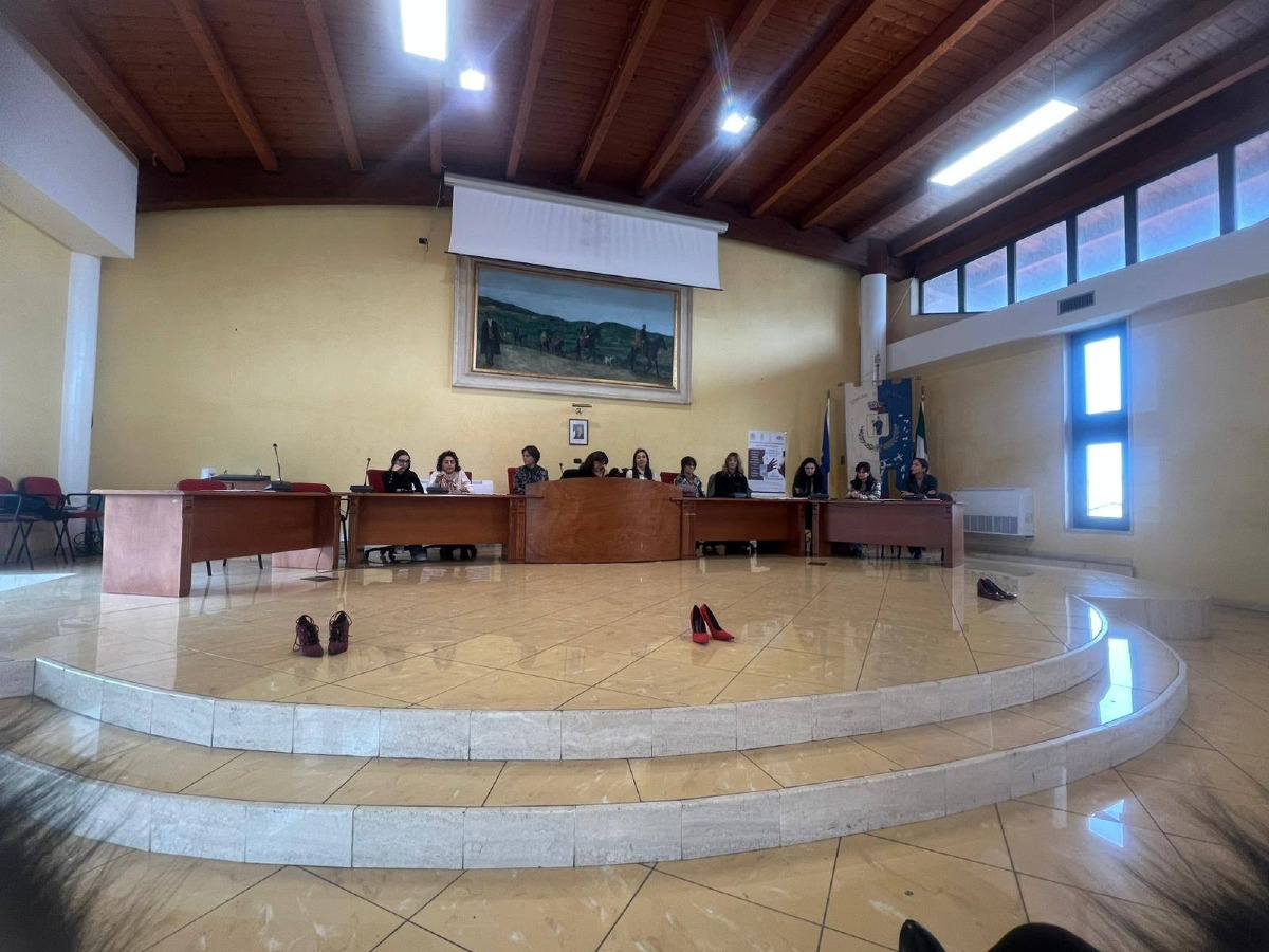 Cotronei, in Sala Consiliare un incontro per insegnare consenso ed empatia - 