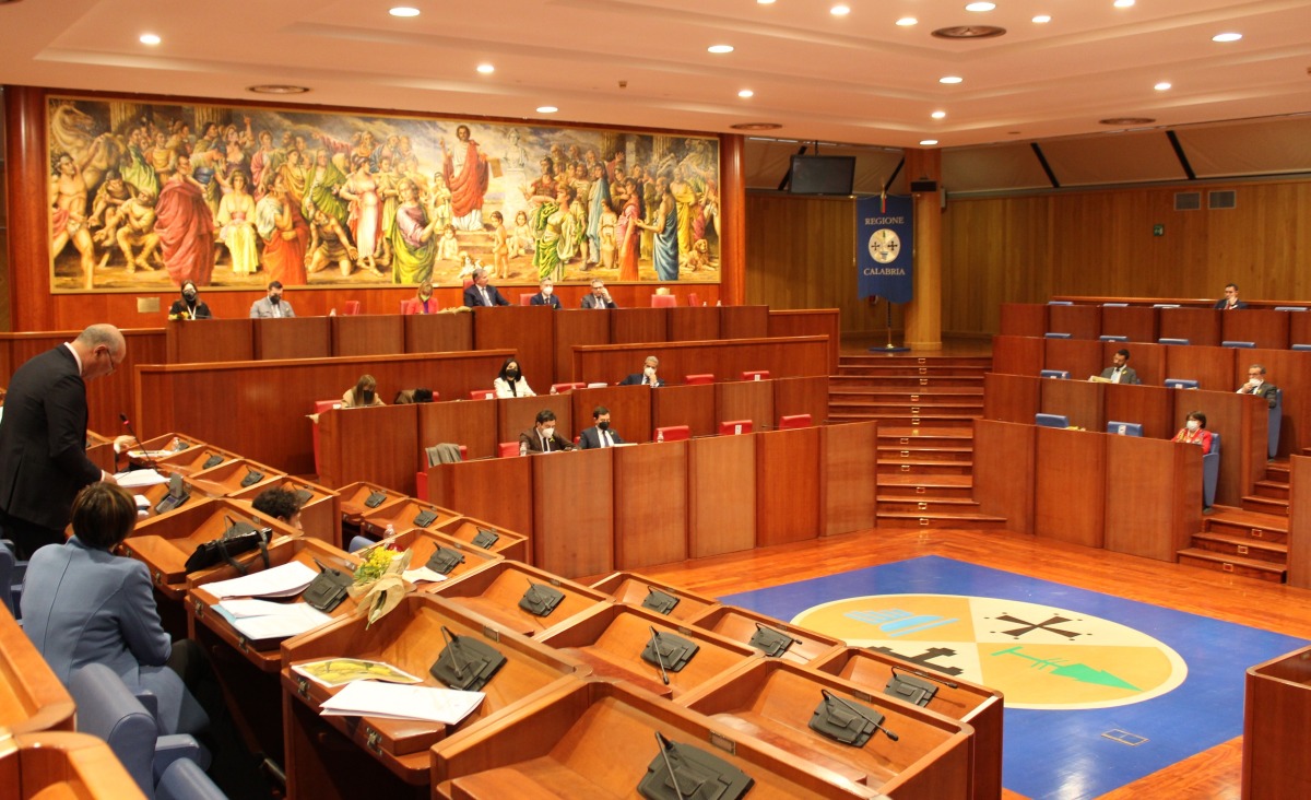 Consiglio regionale, preso atto delle dimissioni di Tridico: entra Barbuto nel M5S - 