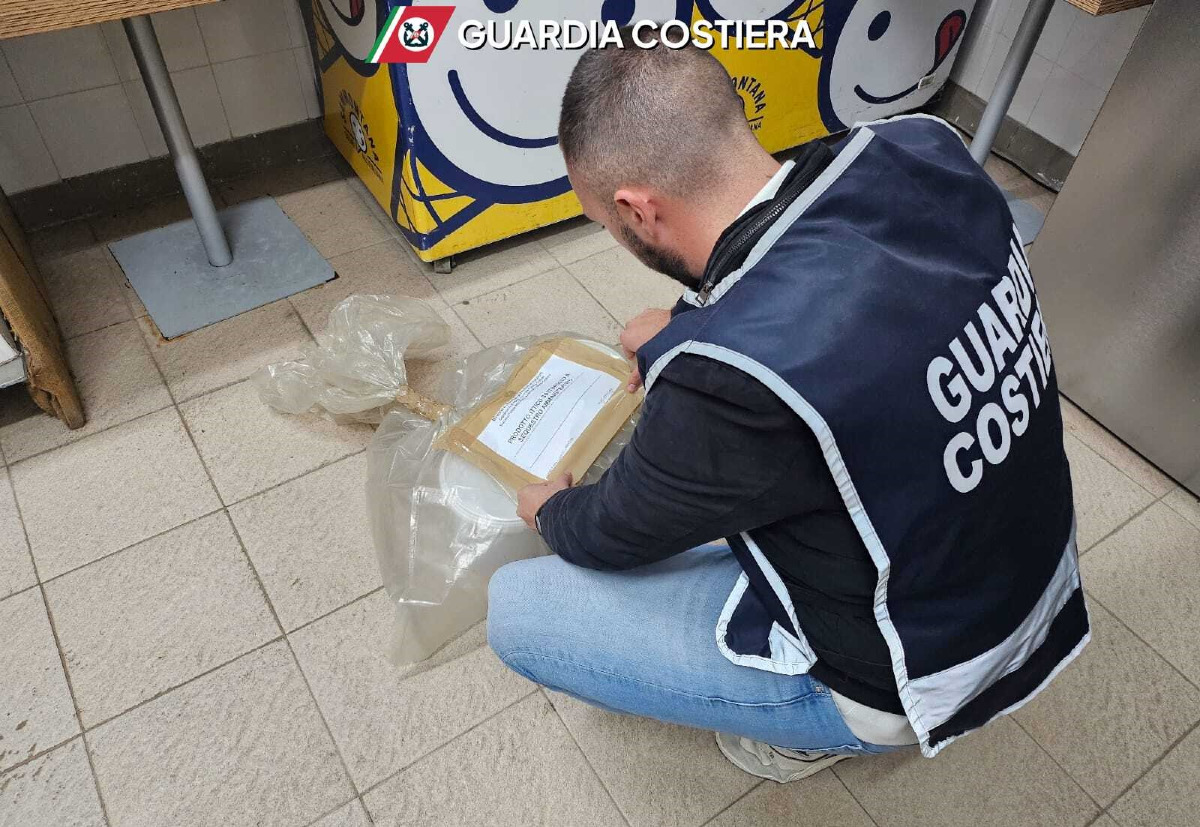 Ristoranti di Crotone nel mirino: sanzioni da 7.000 euro e pescato sequestrato - 