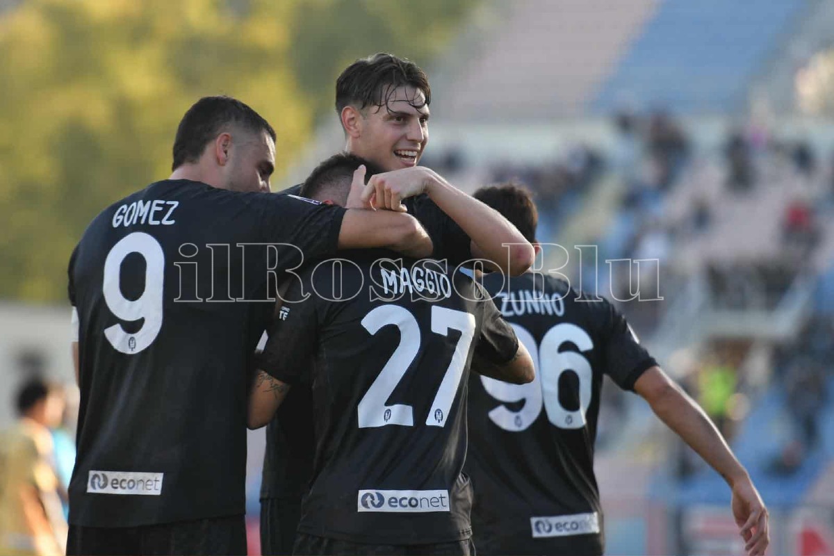 Qui Crotone |  Agonismo e sacrificio: si cerca qualità in attacco e compattezza difensiva - 