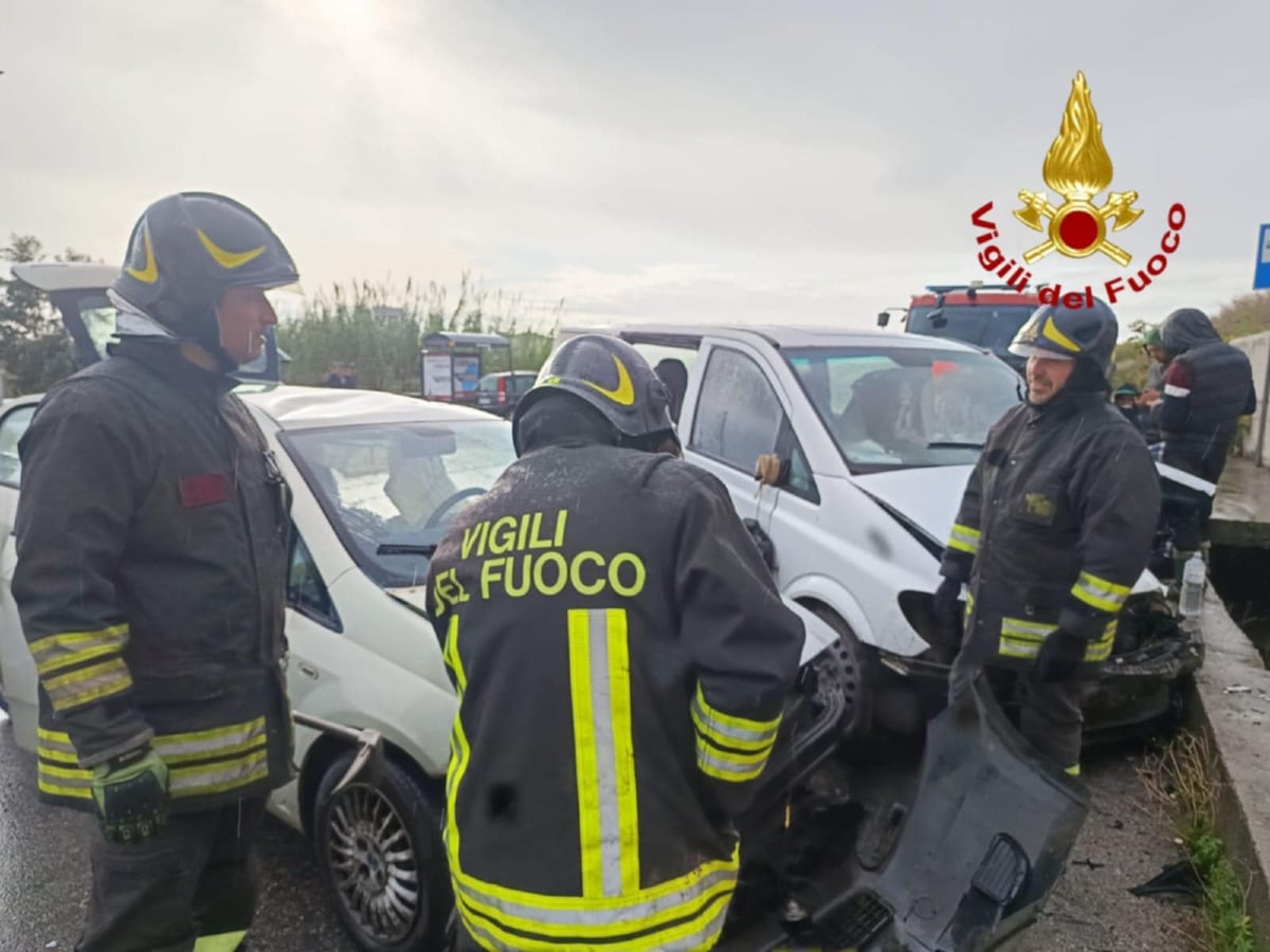 Crotone - Incidente sulla 106, necessaio l'intervento dell'elisoccorso - 