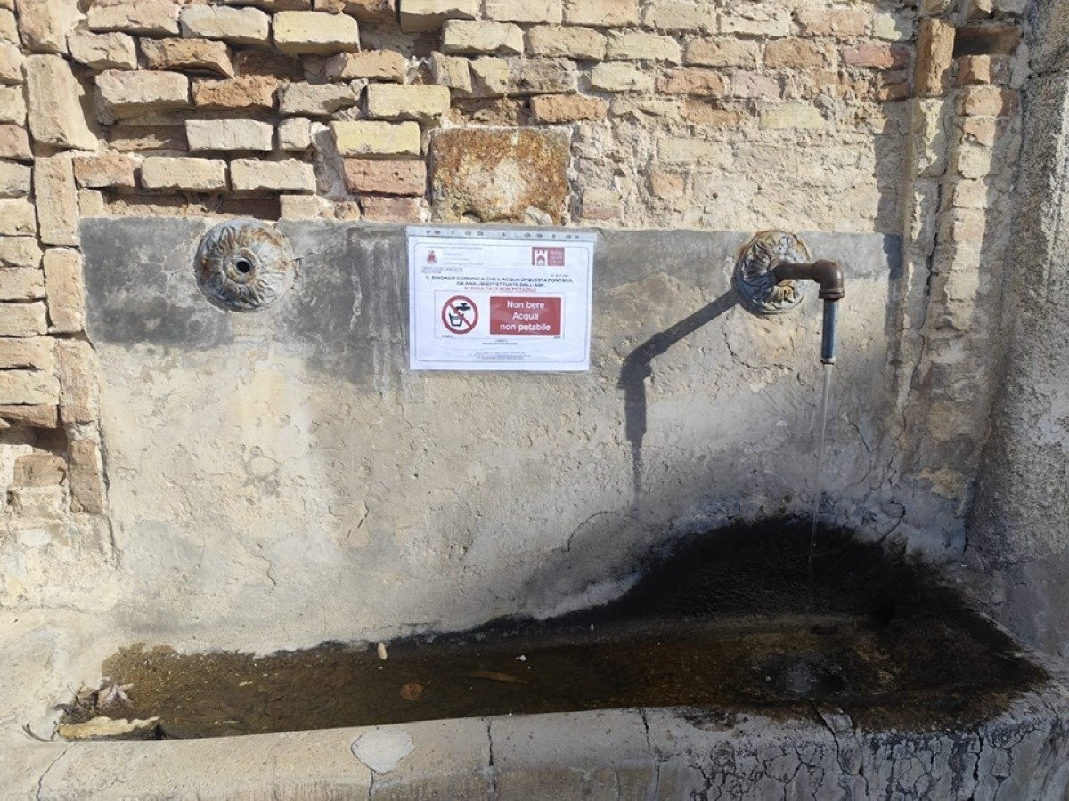 Santa Severina, acqua non potabile: ordinanza del sindaco - 