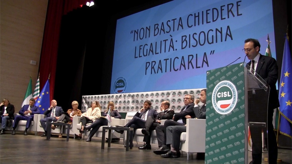 (VIDEO) A Crotone “Semi di legalità”: scuole, istituzioni e sindacato uniti per il futuro del territorio - 