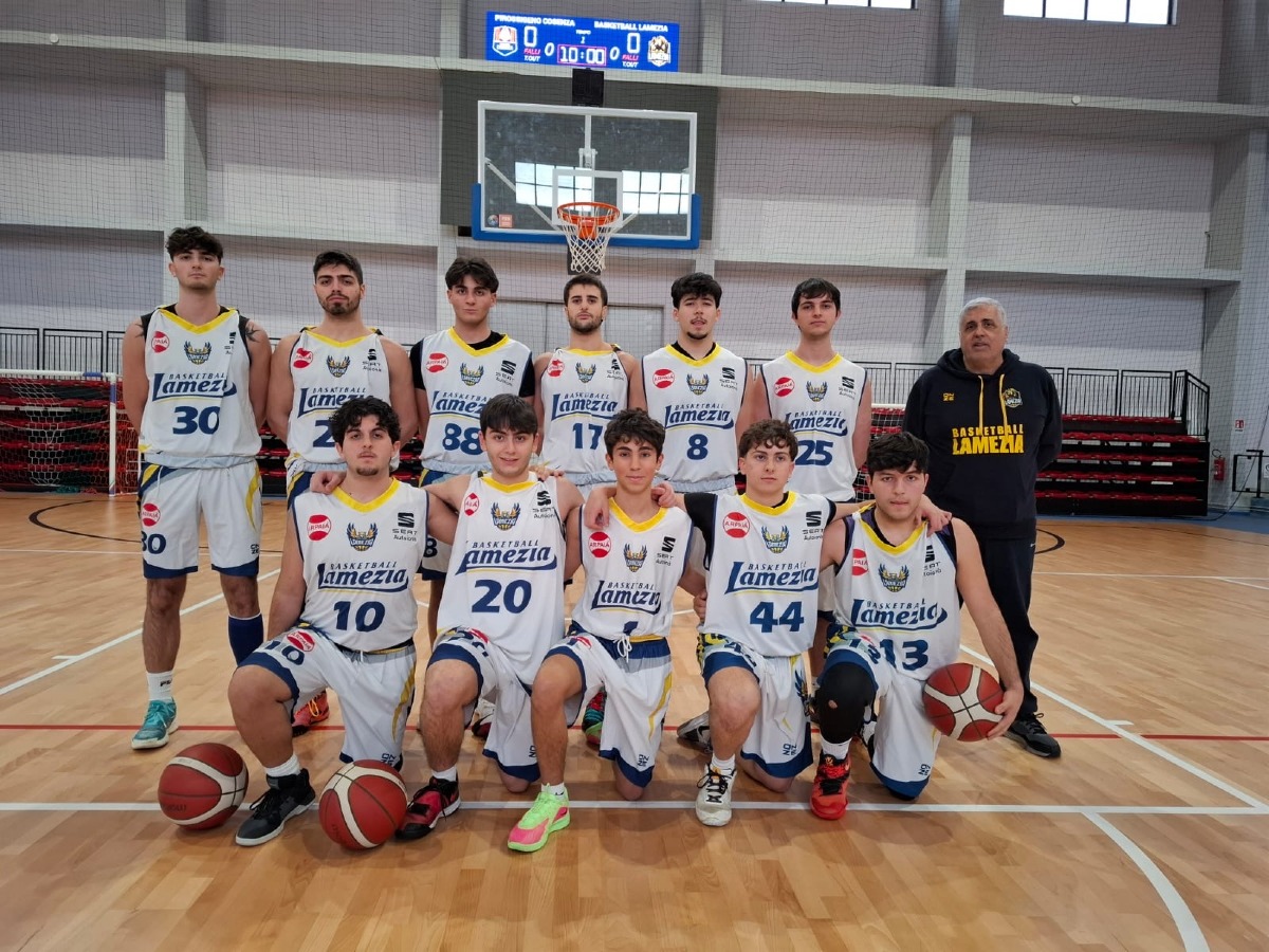 Lamezia Terme, Basketball Lamezia sconfitto dalla Pirossigeno Cosenza 67-56 - 
