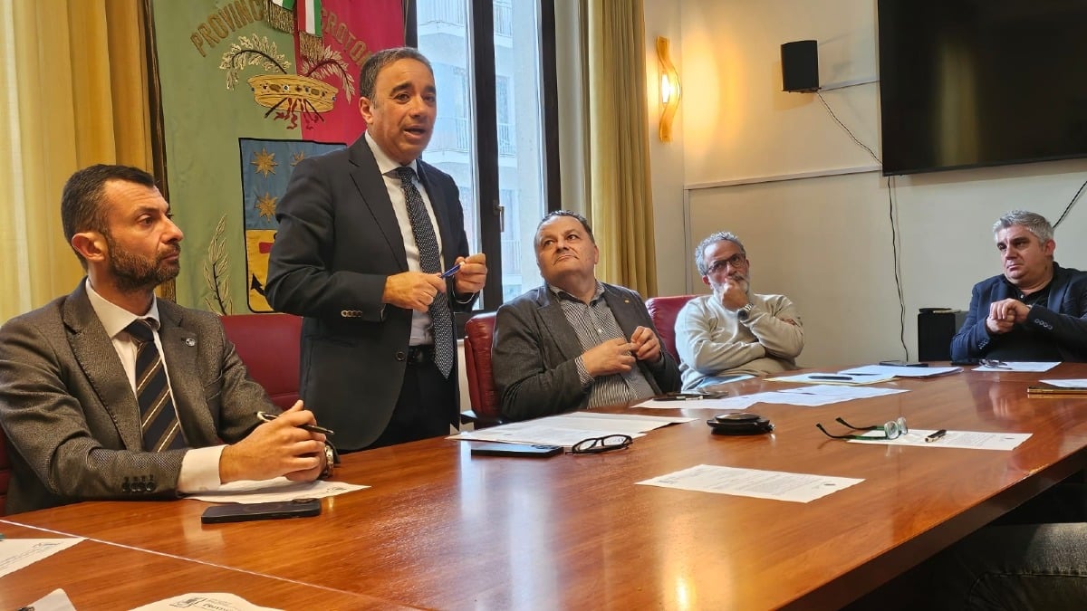 Provincia di Crotone: avviata la procedura di decadenza del Presidente Sergio Ferrari - 