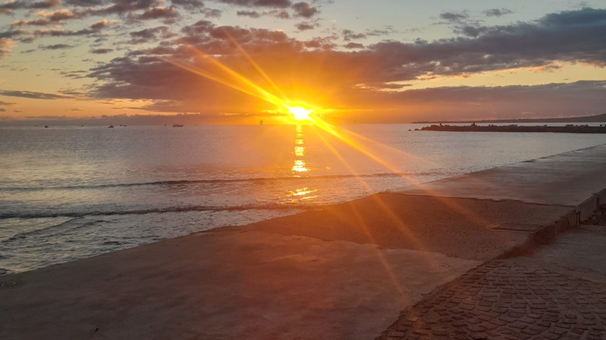 “Domani è un altro giorno”: il sole sorge su Crotone tra bellezza e sfide - 