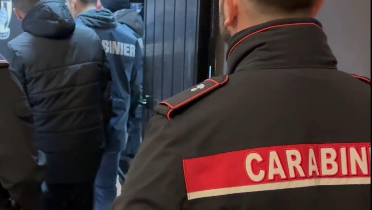 Roma, manomettevano sportelli bancomat per rubare denaro, arrestati tre rumeni - 