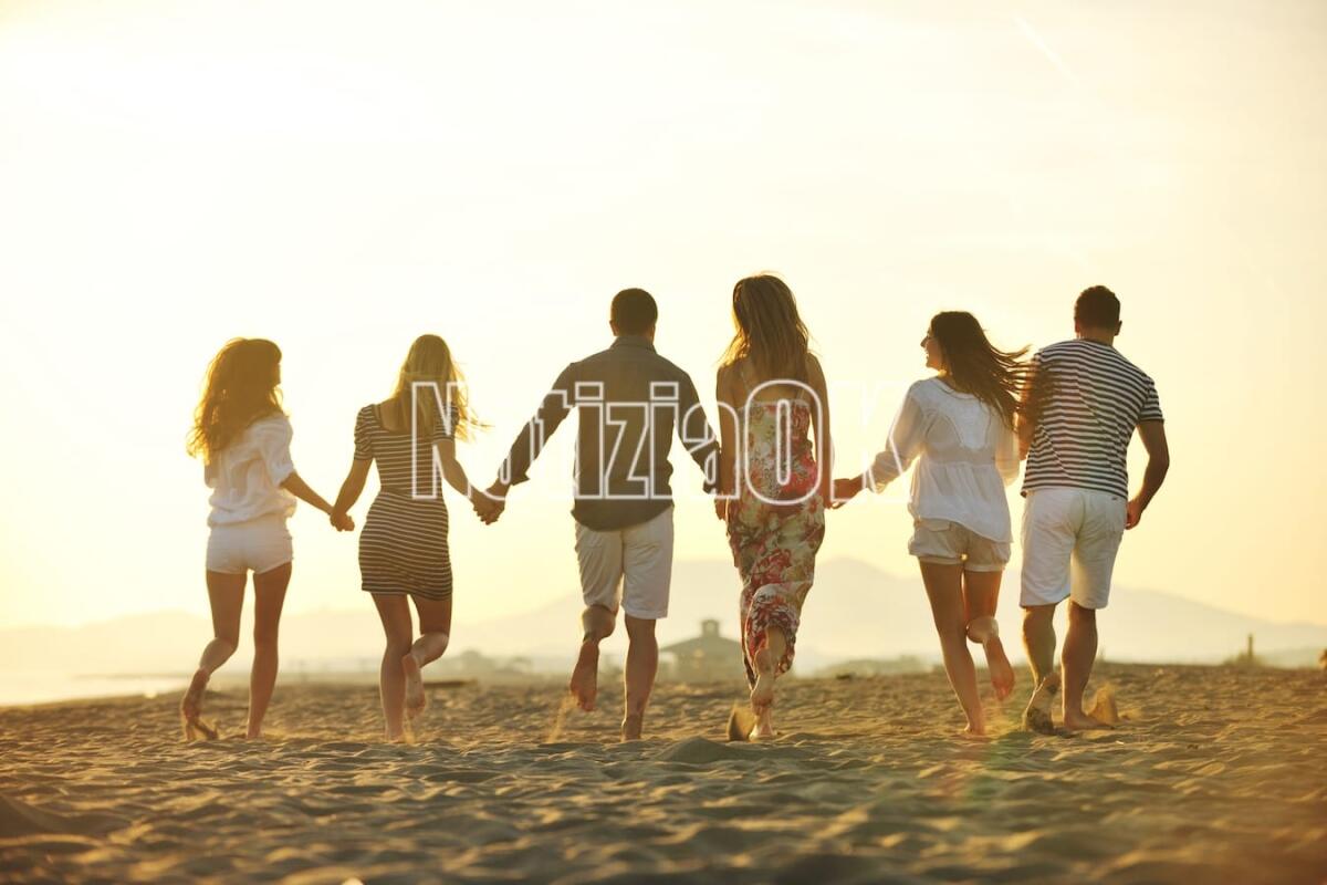 La città di Trebisacce prosegue con successo la sperimentazione nazionale “Care Leavers”  - Persone-Comitiva-Amici-Spiaggia-Ragazzi-Divertimento-Amicizia-ing_32193_57290-