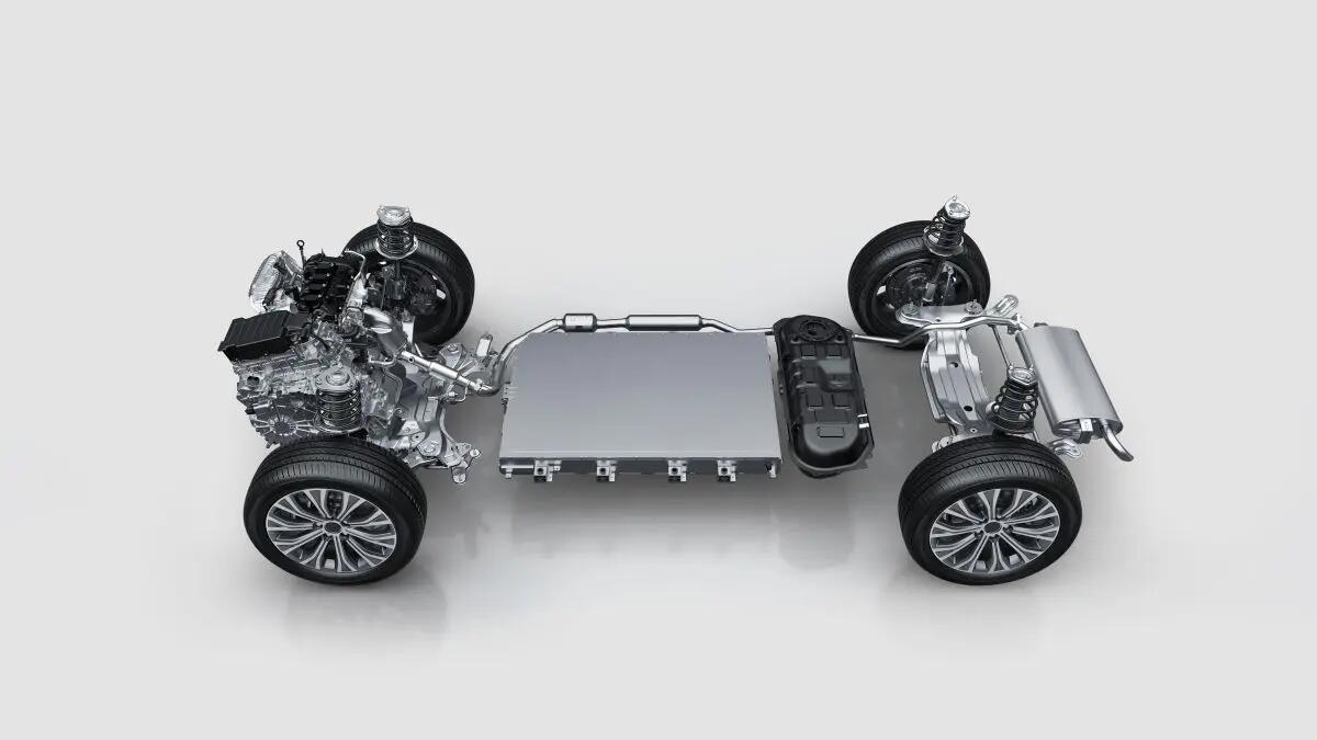 Il DM-i di BYD, non chiamatelo plug-in - 