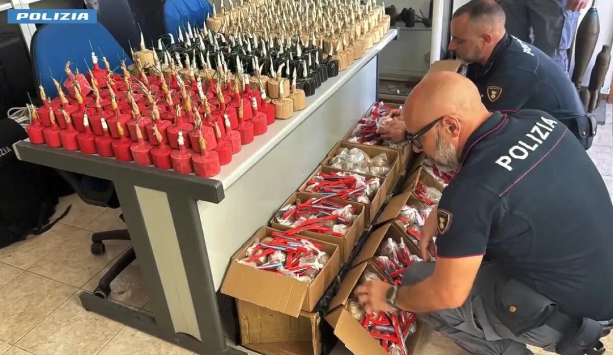 Sequestrati 1500 ordigni esplosivi spediti a Catania tramite corriere - 