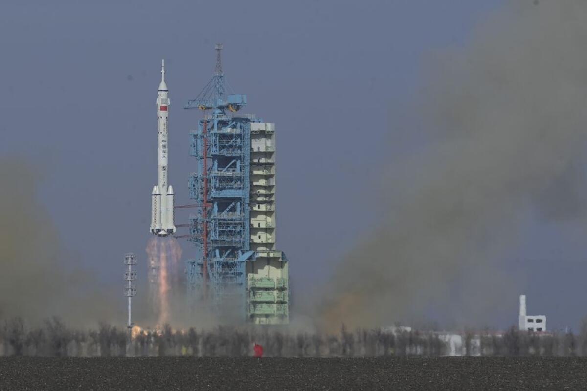 Cina, lanciata la navicella Shenzhou-22 - 