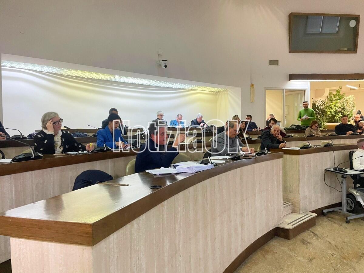 Opposizione a Crotone: “La stabilità non dipende dall’ex Sindaco, serve rispetto delle istituzioni” - Il dibattito di ieri durante il Consiglio Comunale