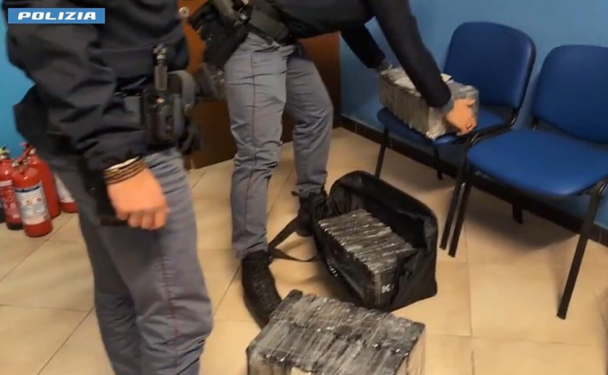 Sequestrati 230 kg cocaina alla frontiera di Ventimiglia, arrestato camionista - 