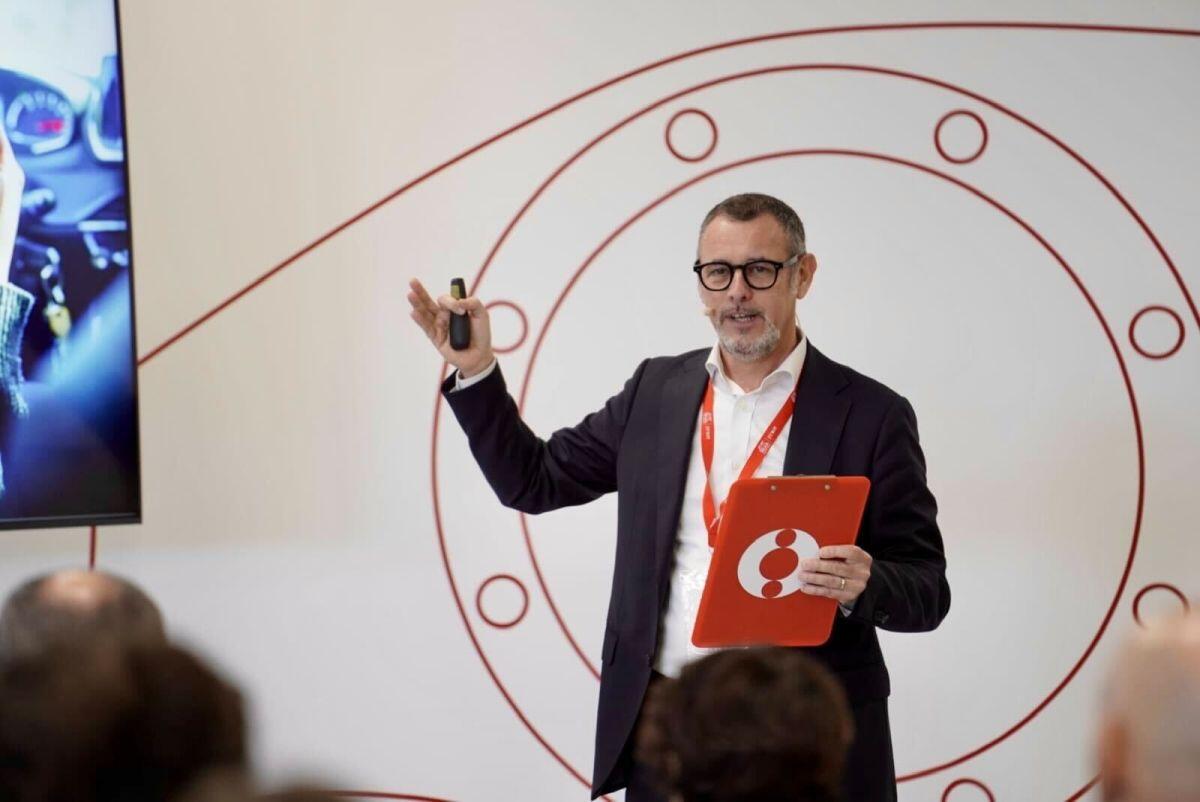 Studio Generali jeniot-Quattroruote, uso smartphone alla guida aumenta i rischi - 