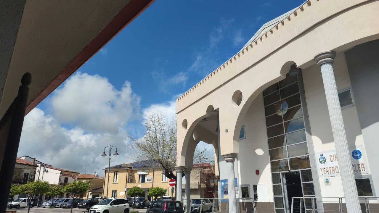 Note d’esordio al Cinema Teatro Eraclea di Isola di Capo Rizzuto   - 