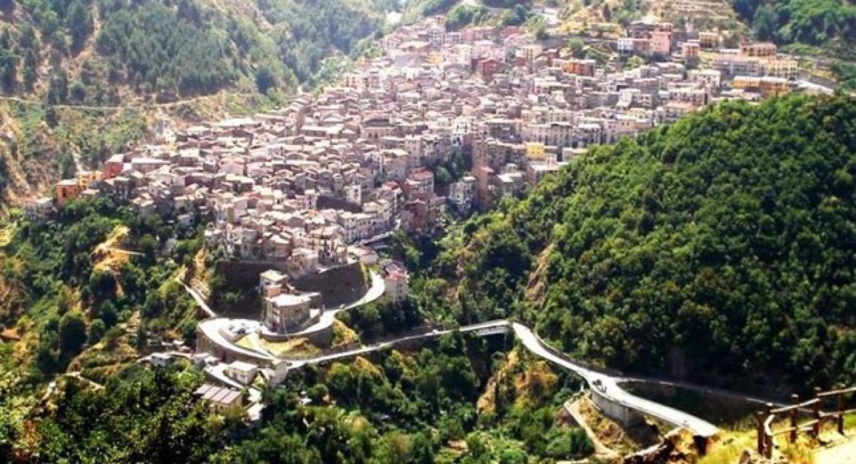 Longobucco, pubblicate le graduatorie definitive relative al primo e al secondo bando dell’intervento F.1.1.B - 