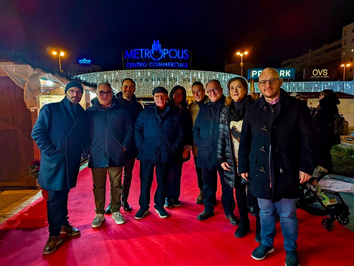 È iniziato il Natale a Rende 2025 tra luci, colori e solidarietà - 