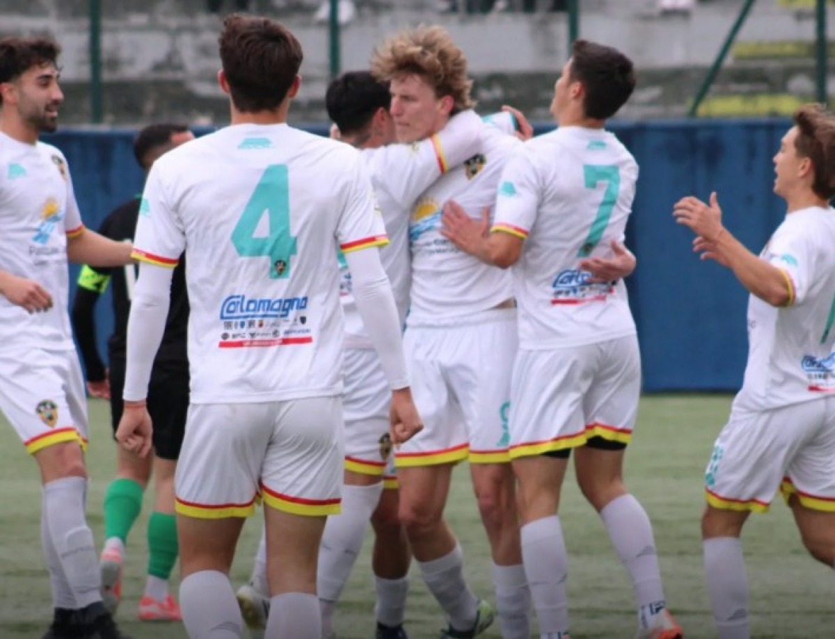 Eccellenza - Il Trebisacce segna quattro volte e supera la Palmese - 