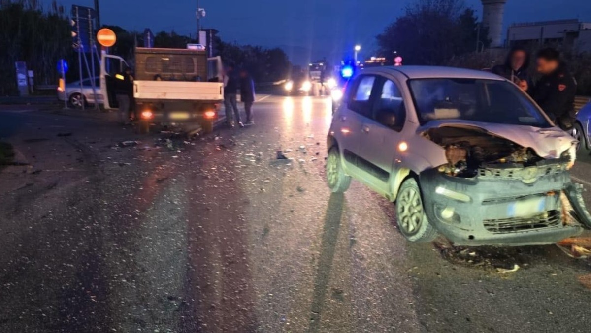 Nuovo incidente in mattinata sulla S.S. 106: registrate code e rallentamenti - 