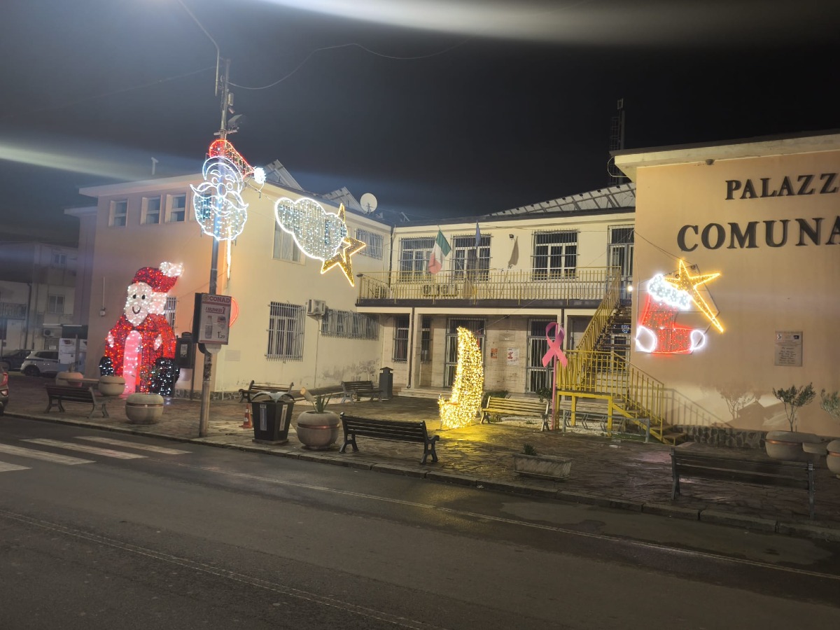 Botricello si prepara a celebrare il Natale con luci e atmosfera magica - 