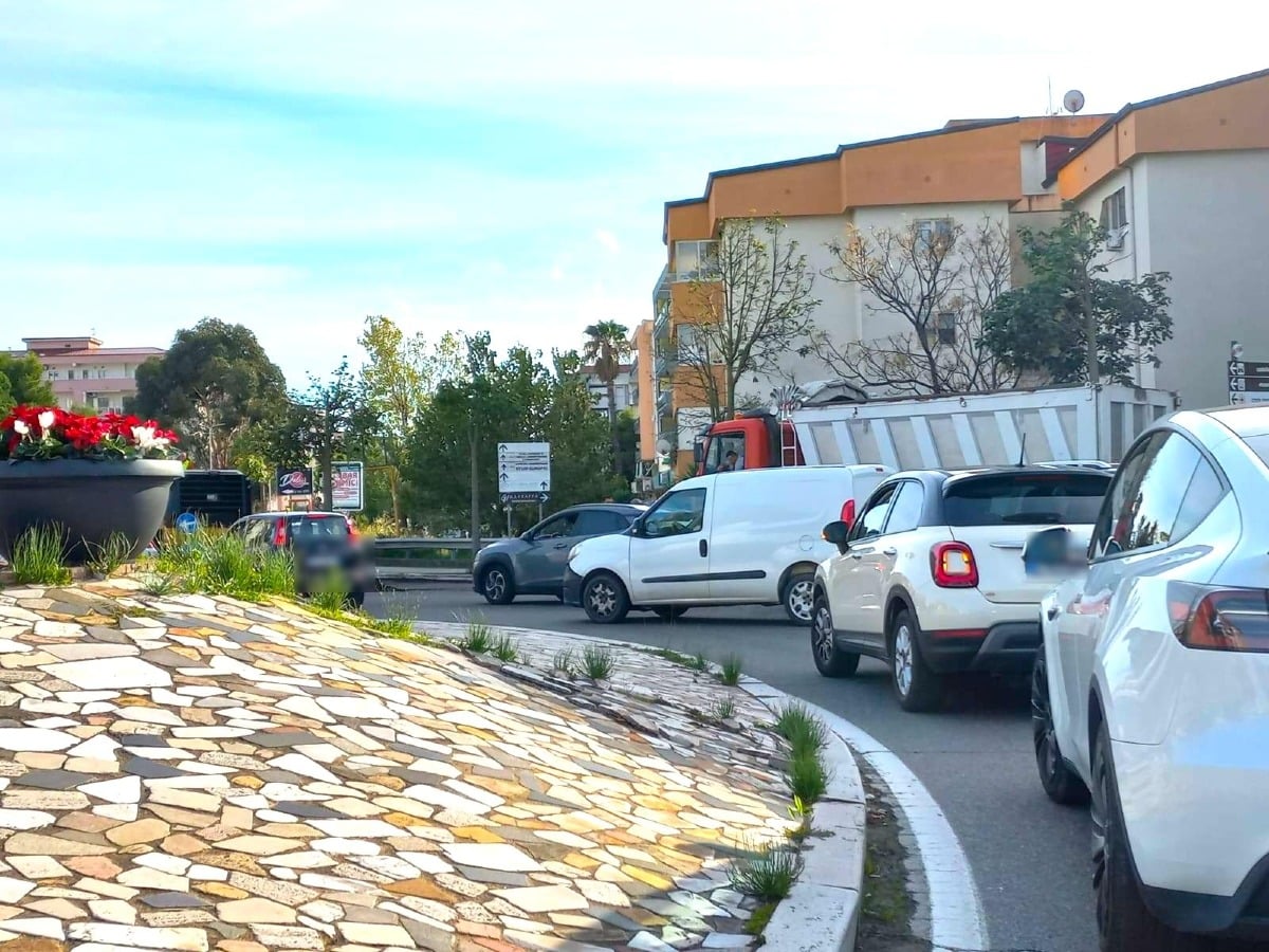 Crotone - Il Comitato Tufolo-Farina: “Città paralizzata per una cattiva programmazione dei cantieri” - 