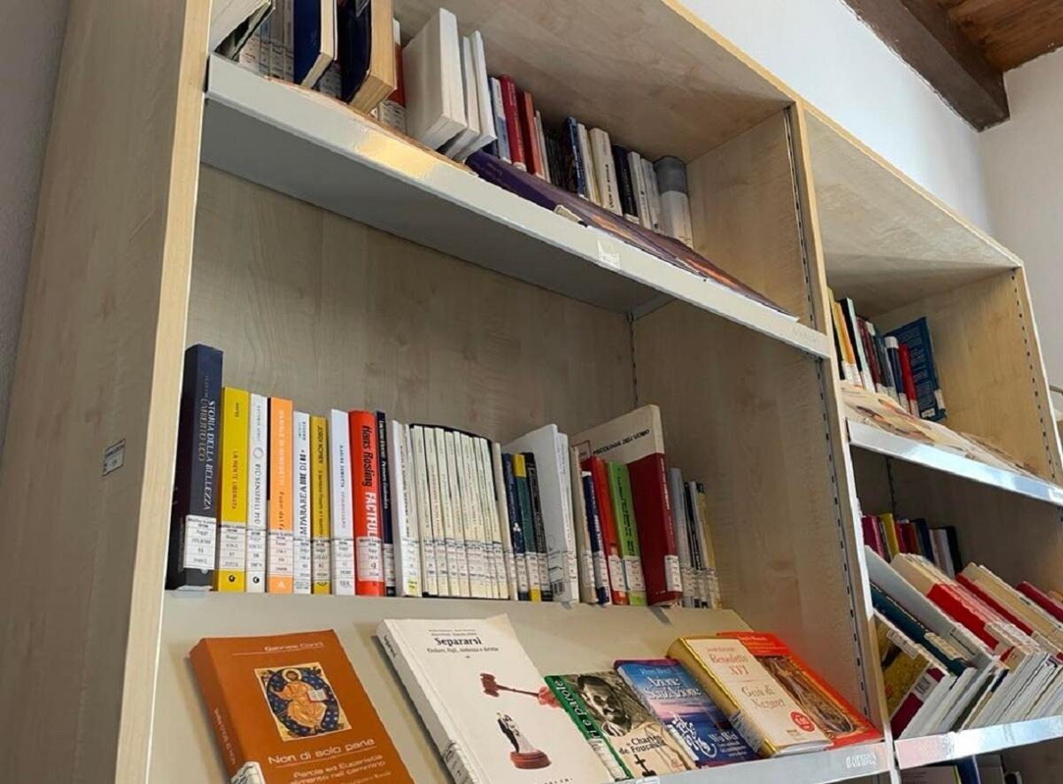 Crotone, la Biblioteca “Armando Lucifero” riceve contributo dal Fondo Editoria Libraria - 