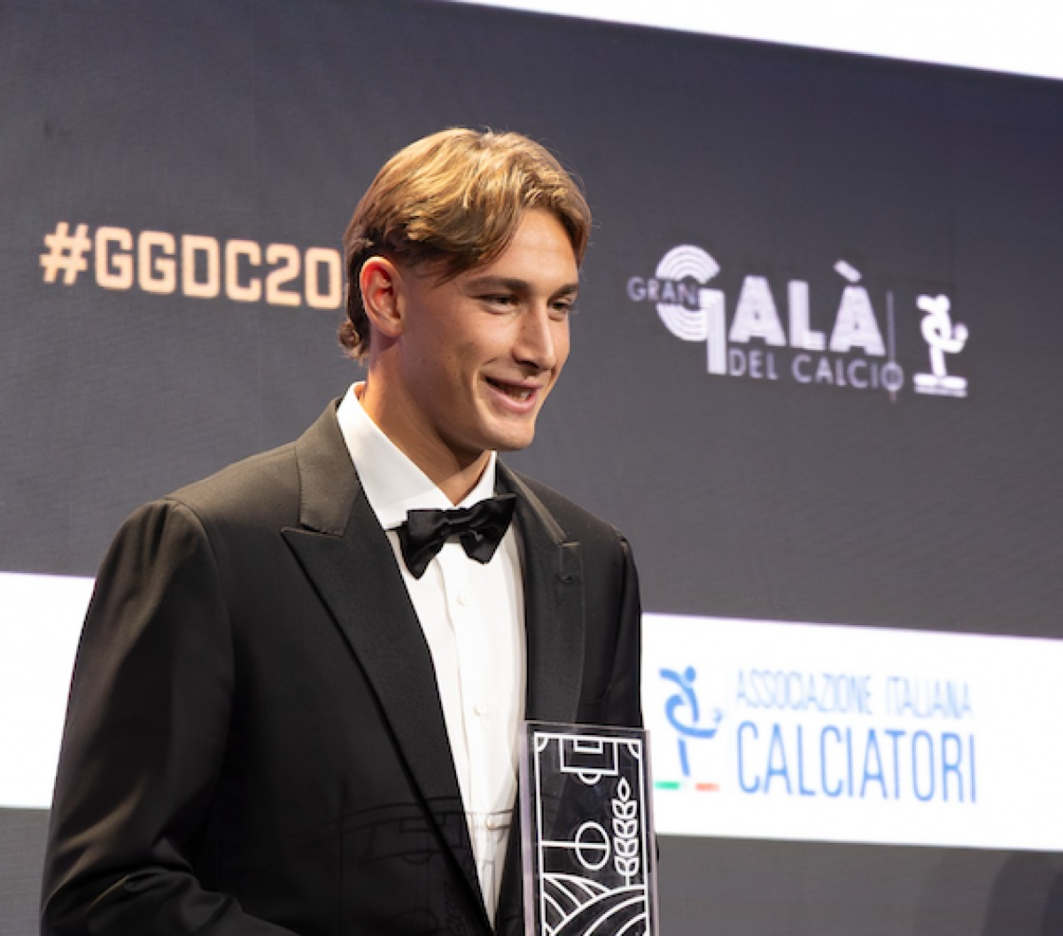 Conferito al calciatore Francesco Pio Esposito il primo premio “il campo giusto” - 