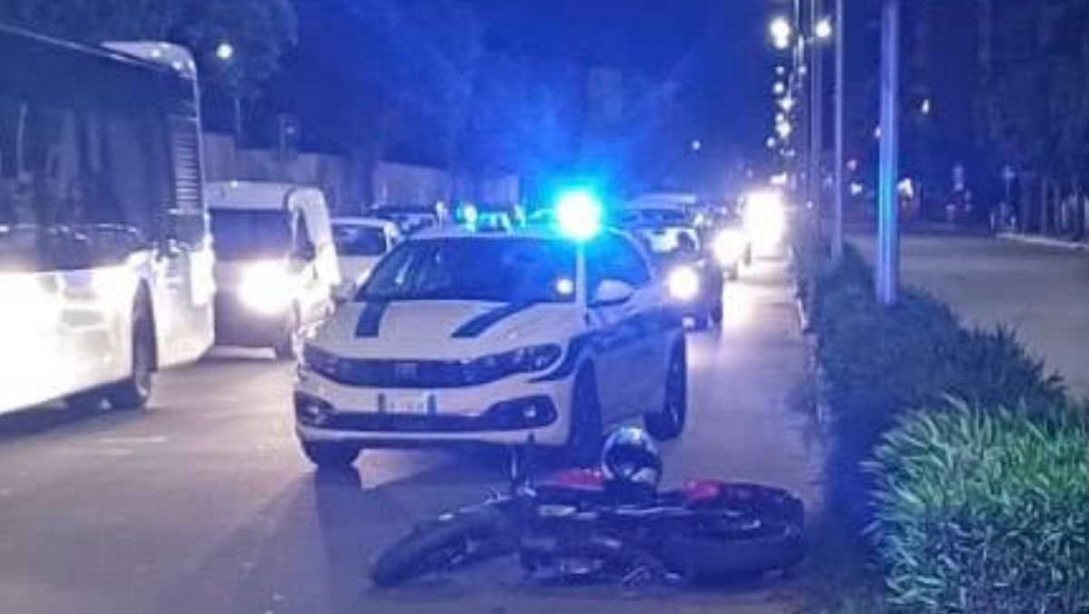 Crotone, grave incidente in via Giovanni Paolo II: investito un pedone - 
