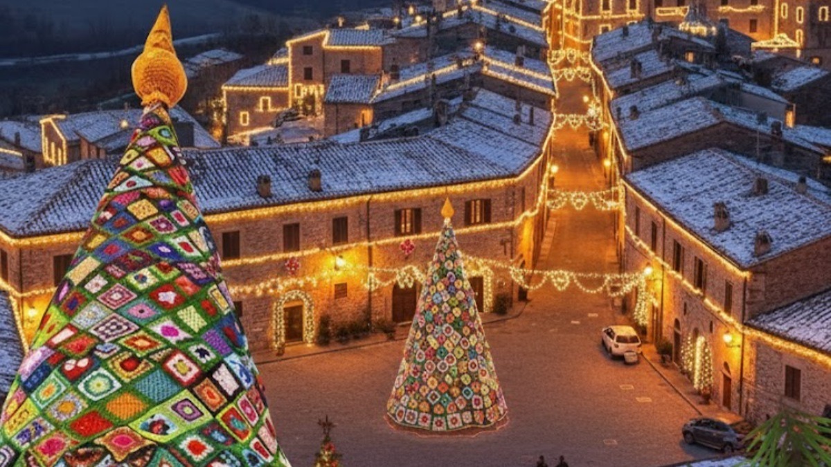 Girifalco accende la magia del Natale con l’albero all’uncinetto - 