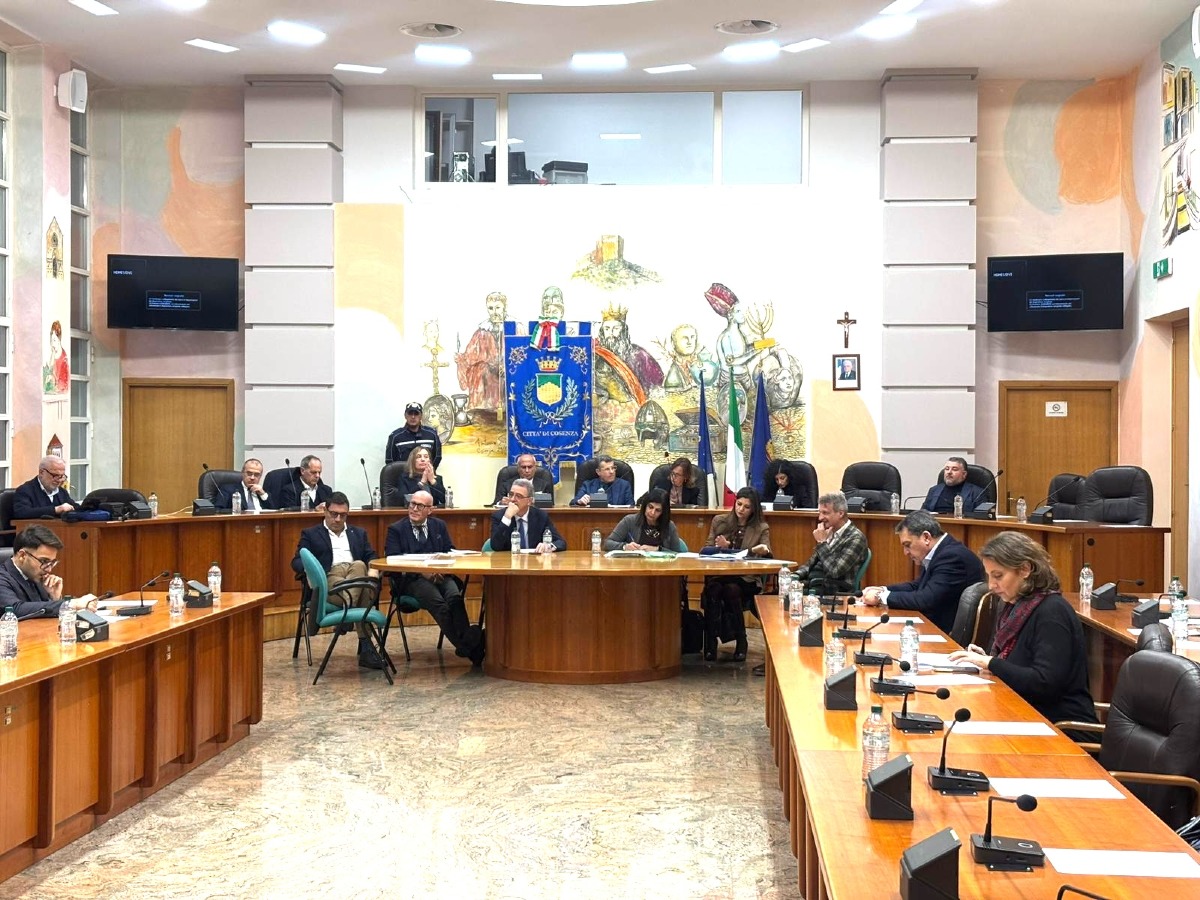 Cosenza - Consiglio comunale sulla crisi idrica: approvato documento bipartisan - 