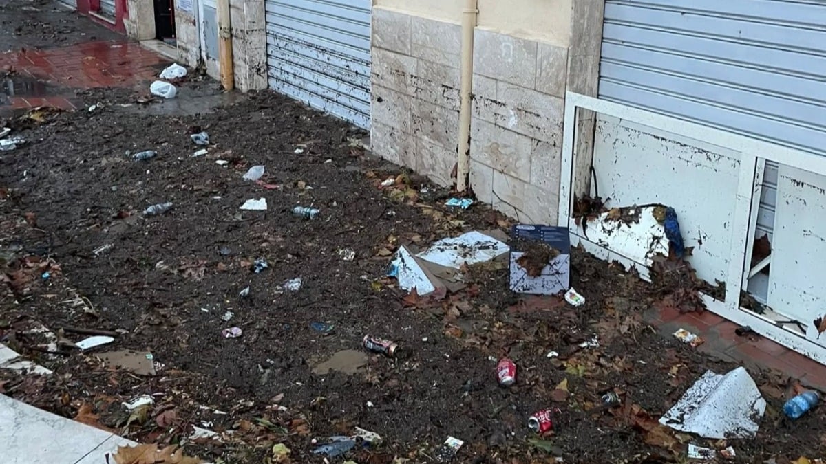 Crotone, fango e detriti in via Mario Nicoletta : attività in ginocchio dopo il nubifragio - 