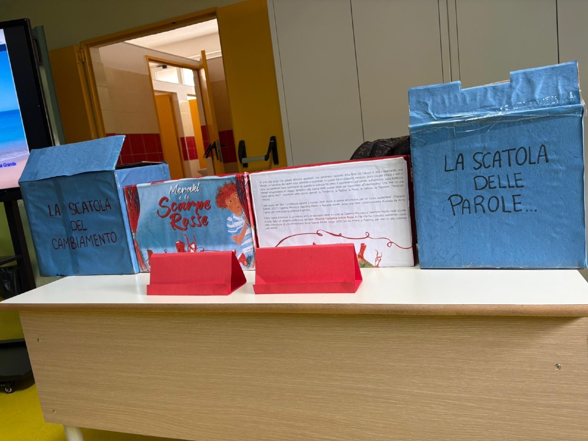 Crotone, Giornata Laboratoriale "Meraki e le Scarpe Rosse" contro la violenza di genere - 