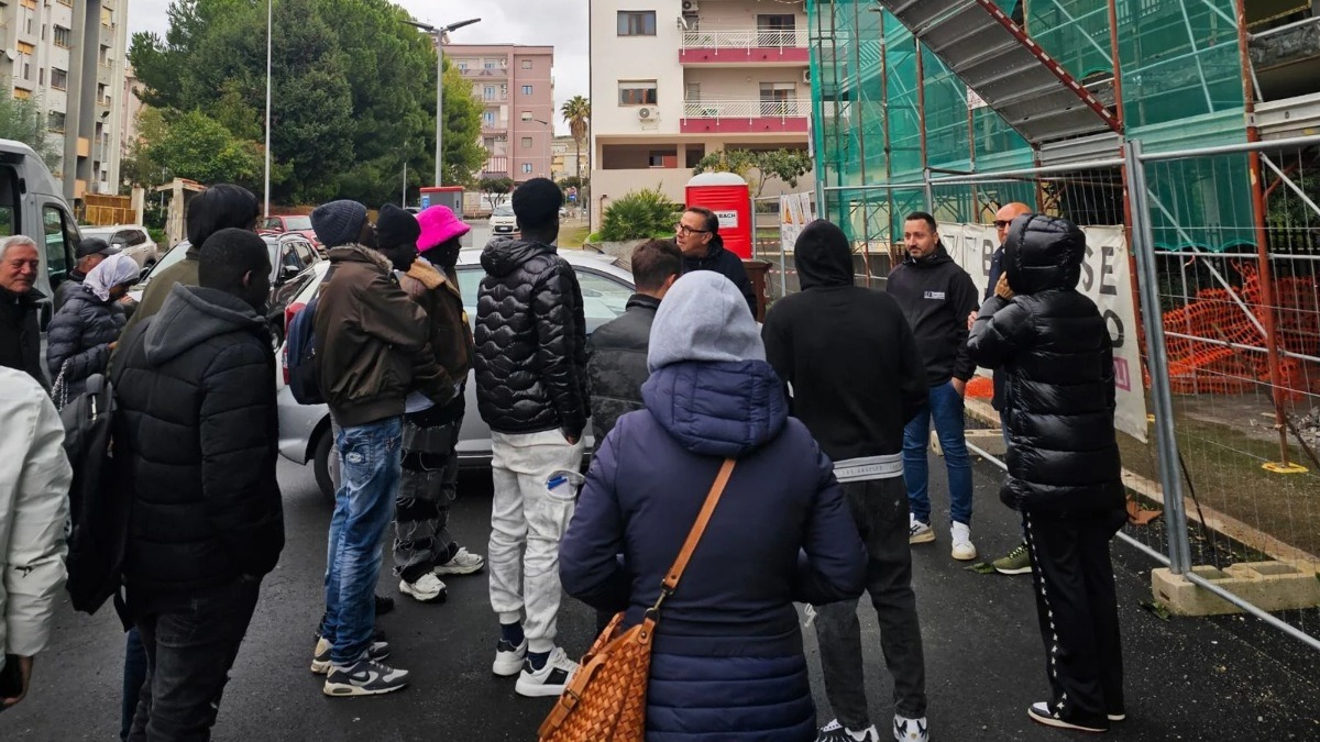 Formazione e integrazione: studenti migranti alla scoperta del mondo dell’edilizia a Crotone - 