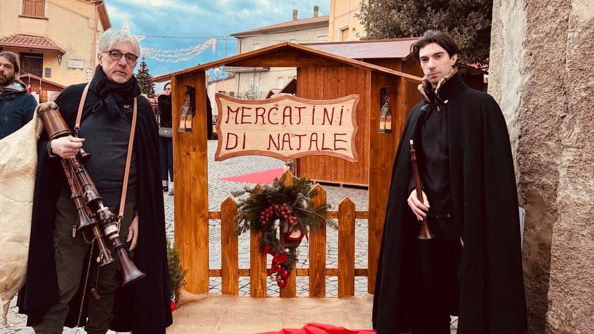 Belsito: Mercatini di Natale 2025: tra luci, sorrisi e creatività - 