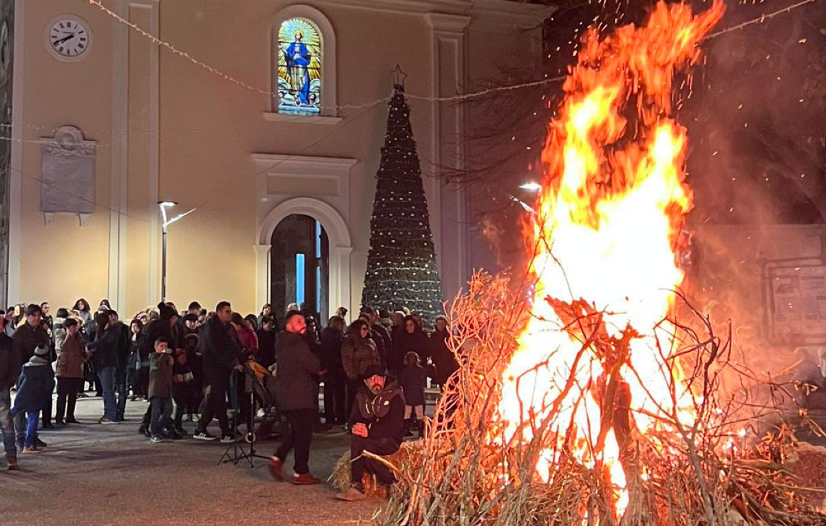 Marcellinara accende il Natale con la terza edizione di "Vivi tra i Vicoli" - 