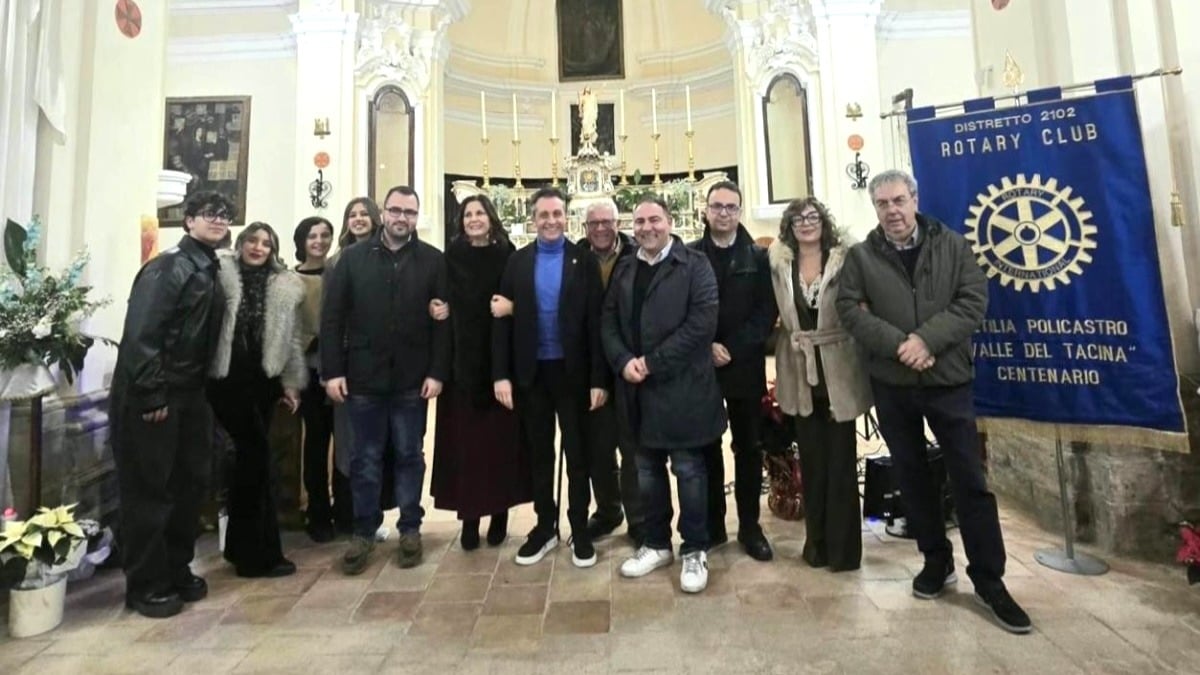 Petilia Policastro inaugura le festività natalizie con una serata di musica e emozioni - 