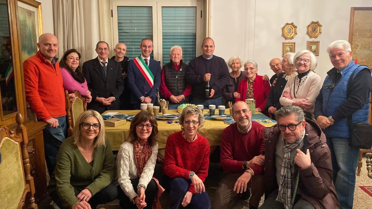 Cosenza celebra i 100 anni dell'ispettore di polizia Francesco Grandinetti - 