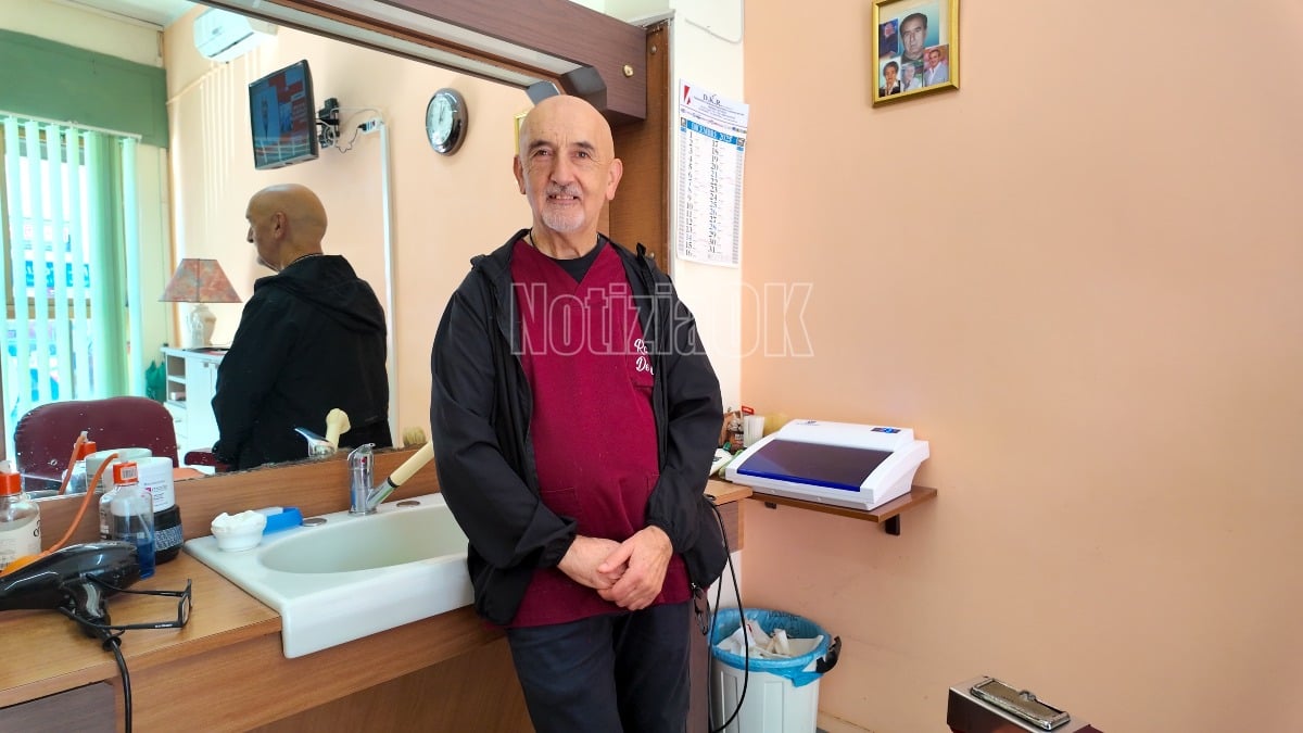 Ultimo taglio per Rosario De Cicco: cinquant’anni di barbiere e amicizie in via XXV Aprile - 