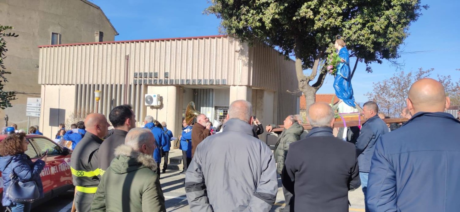 Castiglione Cosentino celebra l’Immacolata con un omaggio floreale alla Madonna - 