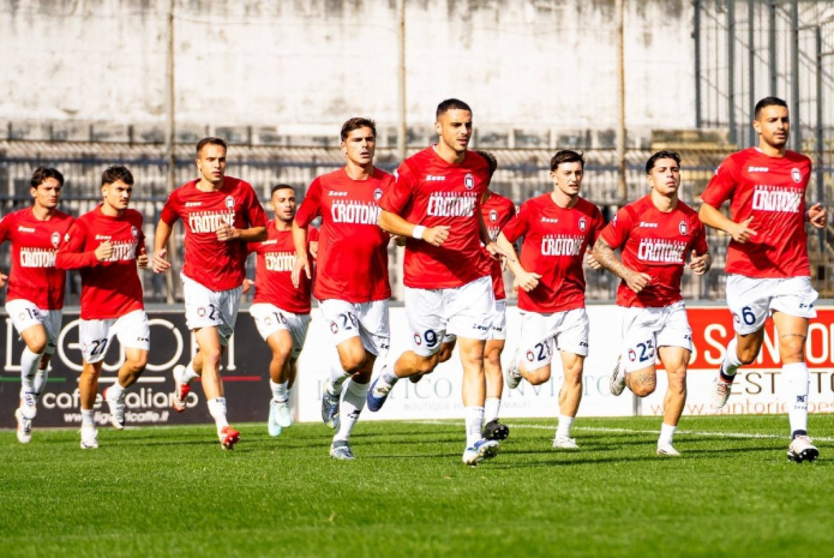 Serie C | Crotone, eliminazione in Coppa "amara": la società manda la squadra in ritiro - 